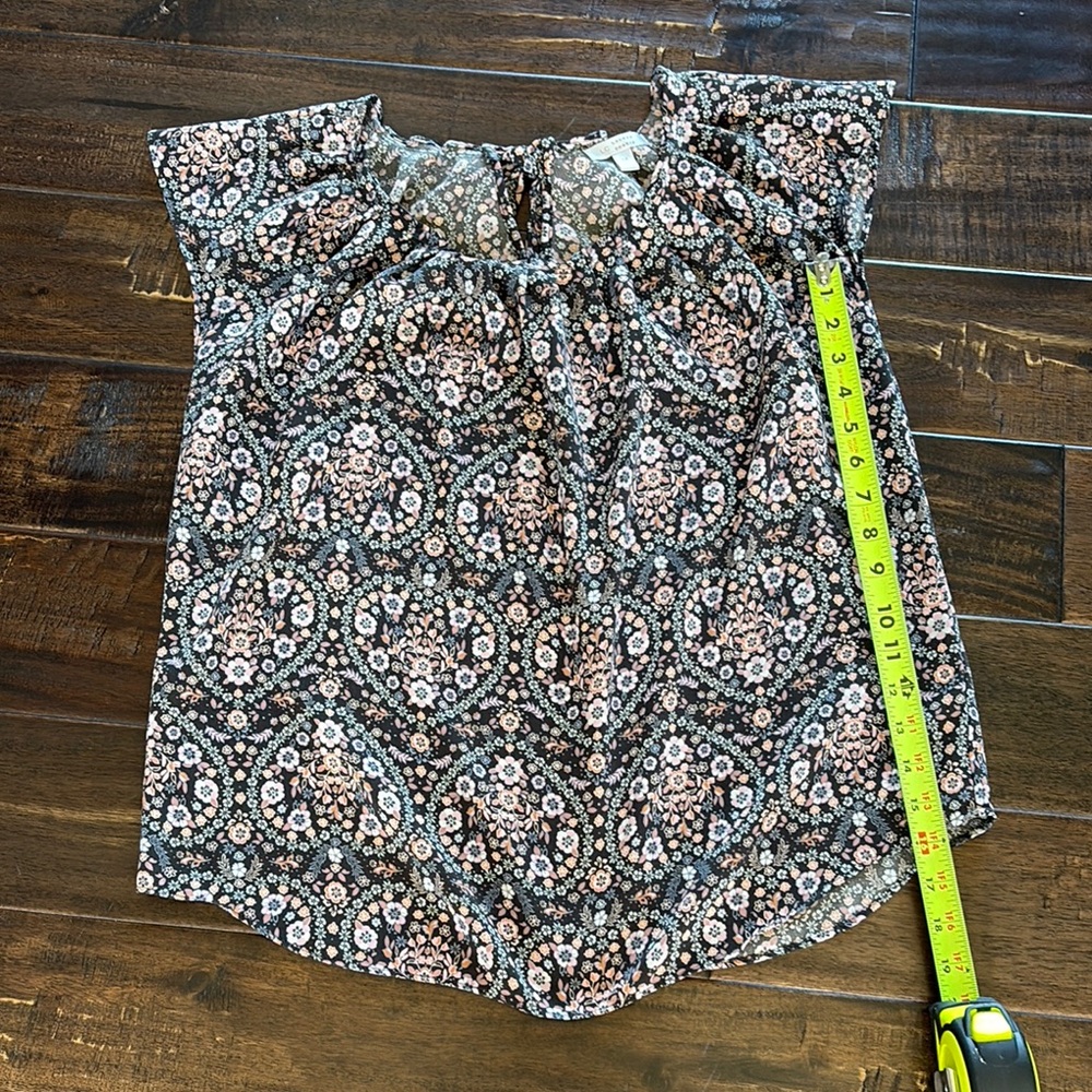 LC Lauren Conrad Cap Sleeve Blouse